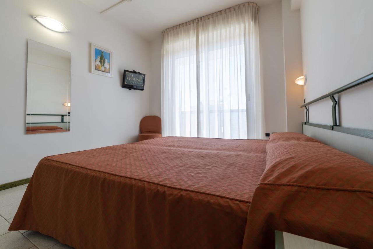 Residence Hotel Club House Каттолика Экстерьер фото
