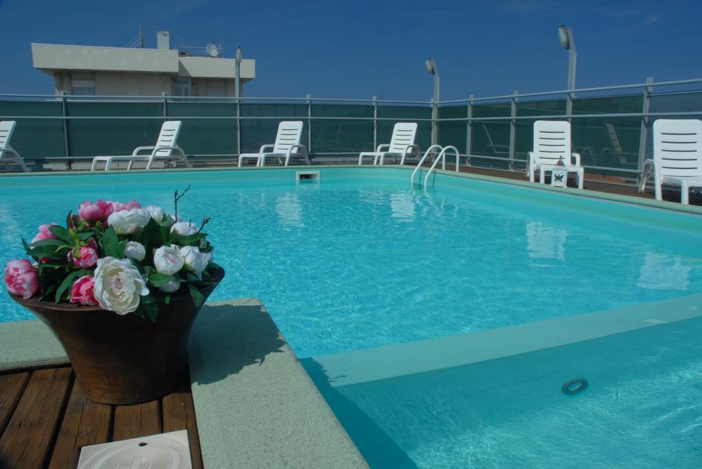 Residence Hotel Club House Каттолика Экстерьер фото