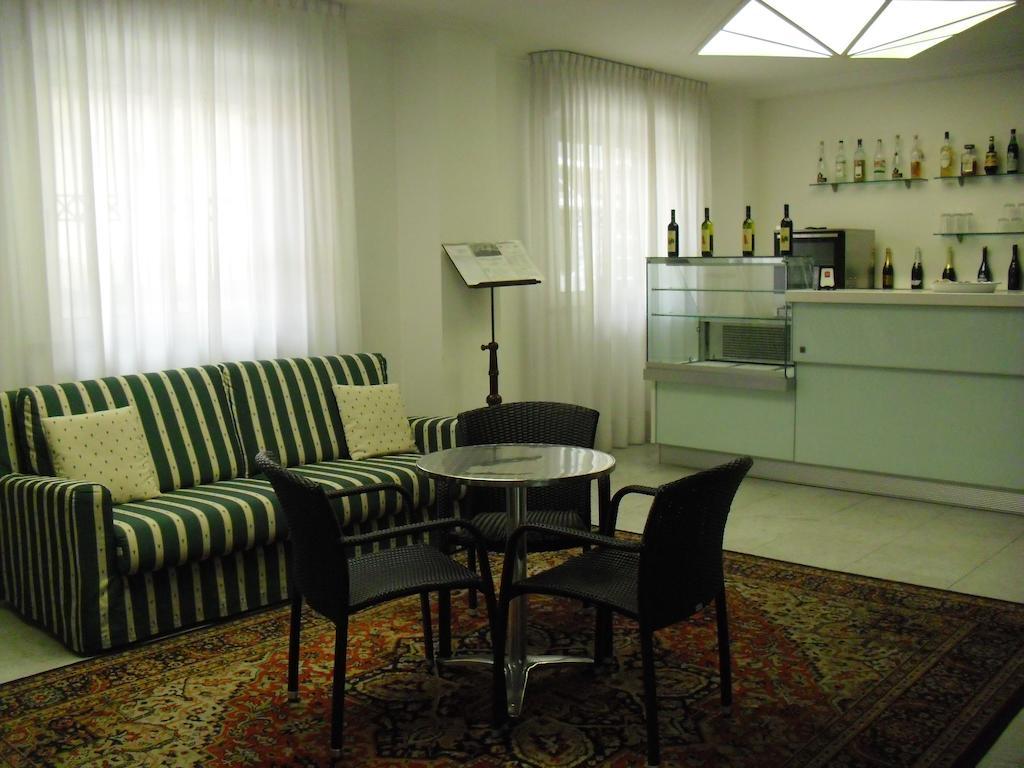 Residence Hotel Club House Каттолика Экстерьер фото